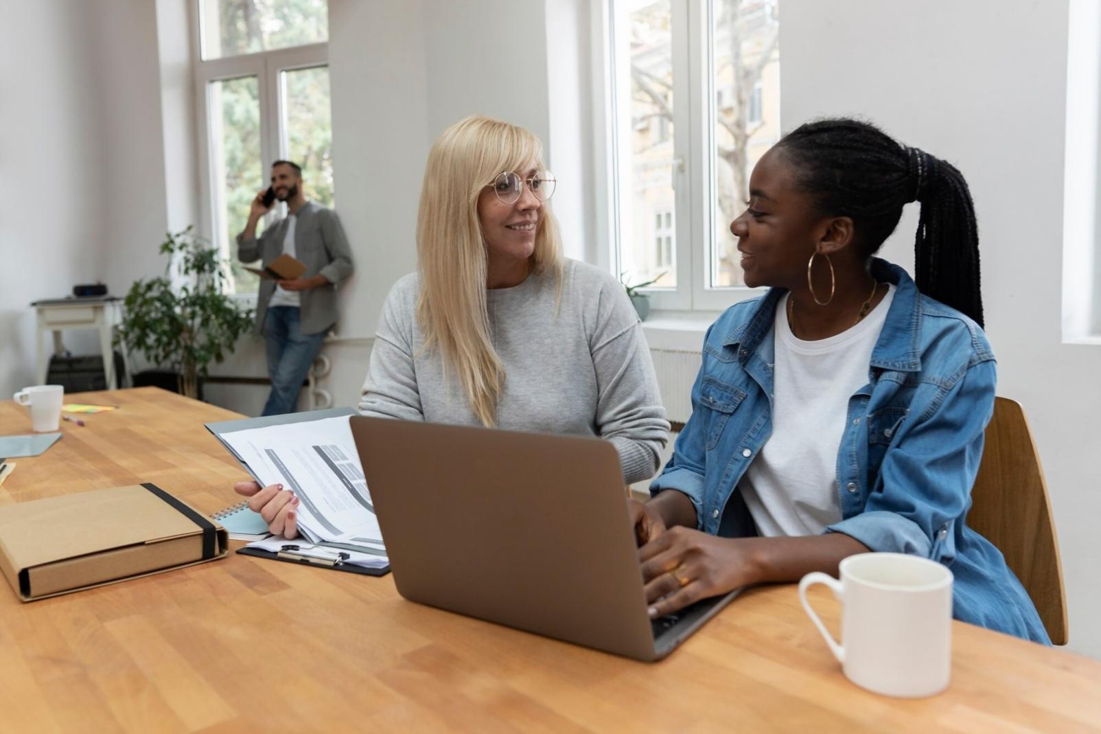 Material educativo sobre finanzas para negocios digitales